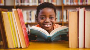 Por qué deberíamos dedicar una hora al día a leer